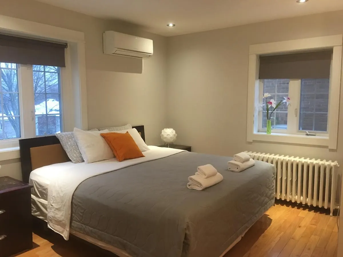 Guest house The Parkway Place Guesthouse Toronto
