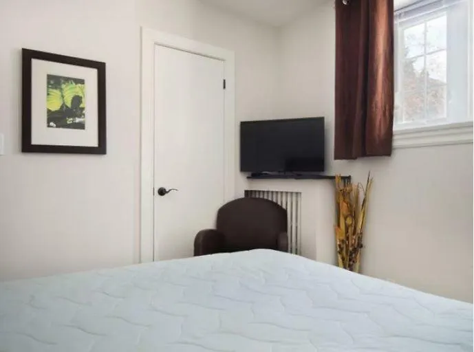 The Parkway Place Guesthouse Toronto